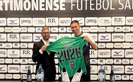 Guardião internacional japonês Nakamura renova com Portimonense até 2026