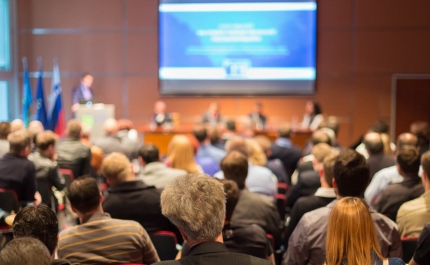 Importância do relançamento turístico mundial leva Siza Vieira e Rita Marques a conferência no Algarve