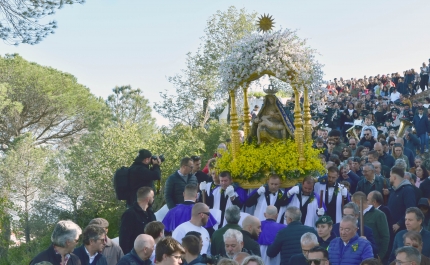 CELEBRAÇÕES PASCAIS EM LOULÉ COM A FESTA PEQUENA DA MÃE SOBERANA