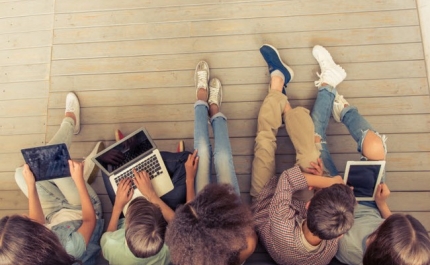 TECNOLOGIA NA INFÂNCIA E ADOLESCÊNCIA É TEMA DE CONVERSA NA BIBLIOTECA MUNICIPAL DE LOULÉ