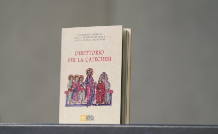 Igreja: Vaticano apresenta novo Diretório para a Catequese do século XXI