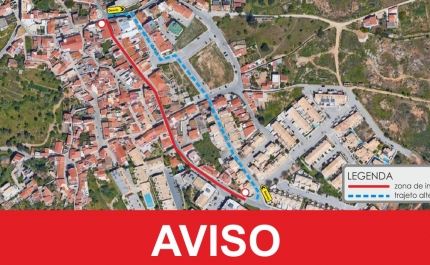 Pêra: Rua Almeida Garrett (EM526) sobre corte de trânsito