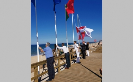 FARO HASTEIA BANDEIRAS EM TODAS AS SUAS PRAIAS E RECEBE CHANCELAS «QUALIDADE DE OURO»