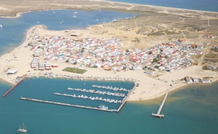 Aprovada proposta de lei que permite legalizar primeiras habitações na Culatra, Faro