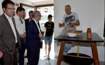LOULÉ INAUGUROU OFICINA DE OLARIA E CERÂMICA NO ÂMBITO DO PROJETO LOULÉ CRIATIVO PARA PROMOVER ARTES TRADICIONAIS E TURISMO CRIATIVO
