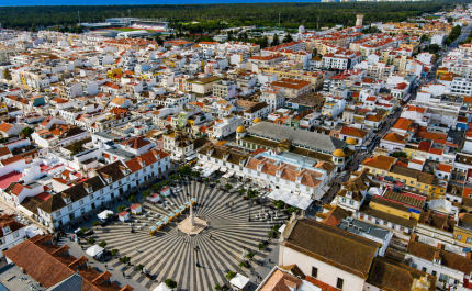 Vila Real de Santo António reforça modernização do centro histórico com novas medidas para a mobilidade e o comércio