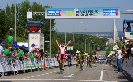 Benta ganha etapa na consagração de Carvalho