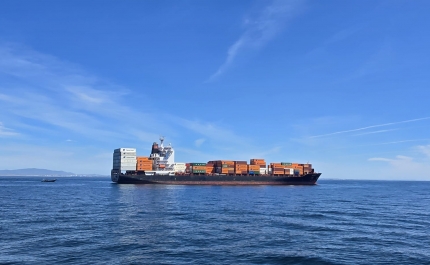 Operação da Marinha garante proteção de navio mercante com elementos estranhos à tripulação