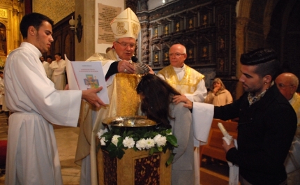 Cinquenta e cinco adultos receberam nas paróquias algarvias os sacramentos da iniciação cristã