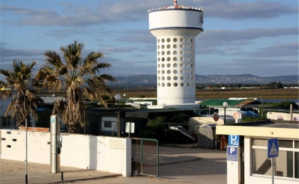Câmara de Faro processa quem não desocupar parque de campismo da praia até domingo