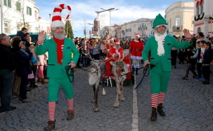 Renas trouxeram o Pai Natal a Loulé 