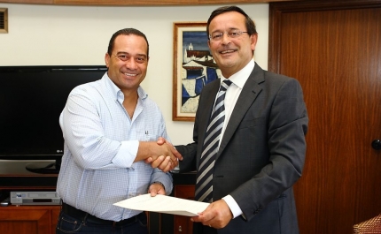 CARLOS SILVA E SOUSA ASSINA CONTRATOS-PROGRAMA COM CLUBES DESPORTIVOS