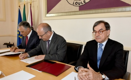 CAVACO SILVA E OLIVEIRA MARTINS COM FUNDOS DOCUMENTAIS NA BIBLIOTECA MUNICIPAL DE LOULÉ DE CERCA DE 20 MIL LIVROS