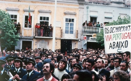 RAQUEL VARELA E LUÍSA BARBOSA PEREIRA APRESENTAM «A HISTÓRIA DO POVO DE LOULÉ NA REVOLUÇÃO PORTUGUESA 1974-75»