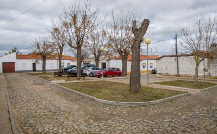 OBRAS | Largos do Bairro 25 de Abril alvo de intervenções 