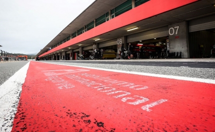 Testes Superbike | Chuva limita primeiro dia em Portimão