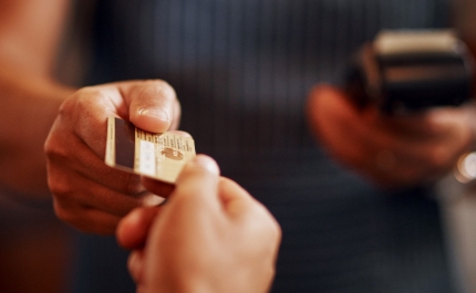 União de Freguesias de Faro implementa Cartão que visa atribuir descontos e vantagens junto do comércio local