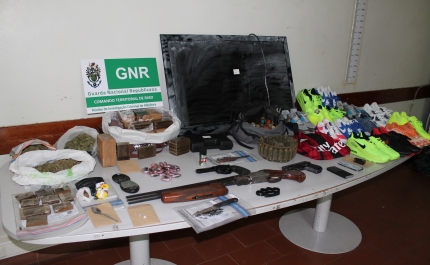 GNR de Albufeira apreendeu milhares de doses de droga escondidas em apartamento