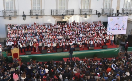 GRUPO CORAL INFANTIL DE LOULÉ LEVA 400 VOZES A QUARTEIRA E ALMANCIL