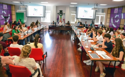ALUNOS DO 1º, 2º E 3º CICLOS PARTICIPAM EM MAIS UMA ASSEMBLEIA MUNICIPAL JOVEM DE LOULÉ