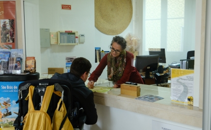 MUNICÍPIO DE SÃO BRÁS DE ALPORTEL PROMOVE FORMAÇÃO SOBRE ATENDIMENTO AO PÚBLICO COM DEFICIÊNCIA