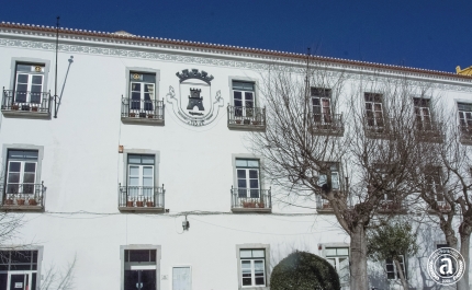 PRATO QUENTE | Bandeira de Mérito Social atribuída à Câmara de Moura