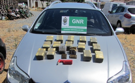 78000 doses de haxixe apreendidas em Tavira