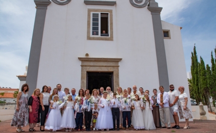 Grupo de nove crianças da Igreja Greco-Católica Ucraniana no Algarve realizaram a Primeira Comunhão