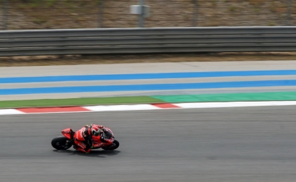 Davide Giugliano conquista «pole» do Grande Prémio de Portugal de Superbike