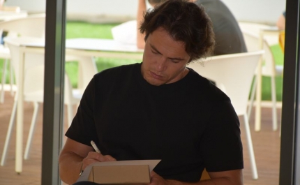 JOÃO MOTA VAI À BIBLIOTECA DE LOULÉ APRESENTAR LIVRO DE ESTREIA E OFICINA DE ESCRITA CRIATIVA