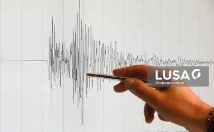 Terramoto de magnitude 7,3 abala costa de Fukushima e provoca alerta de «tsunami»