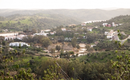 Mau tempo: Nível do Guadiana desce, mas inundações persistem na vila de Alcoutim 