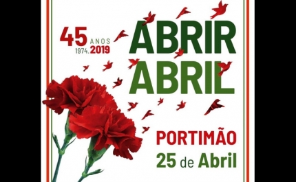 25 DE ABRIL É ASSINALADO EM PORTIMÃO COM CONCERTO “INTEMPORAL” DE PAULO DE CARVALHO, ESPETÁCULO DE VÍDEO MAPPING E ASSINATURA DE CONTRATOS-PROGRAMA