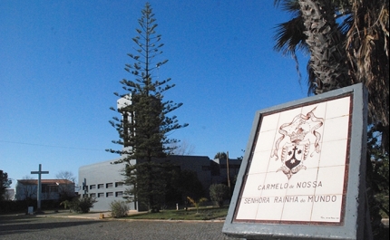 Convento algarvio das Carmelitas Descalças acolhe oração promovida por jovens noviços