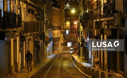 Circulação entre concelhos proibida na passagem de ano mas pode-se estar na rua até às 02:00