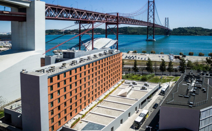 HOTÉIS VILA GALÉ VÃO ACENDER CORAÇÕES NAS FACHADAS