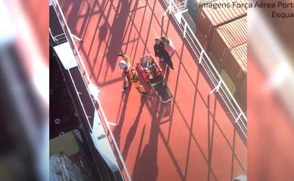 Força Aérea mostra vídeo do resgate da jovem desaparecida no mar do Algarve