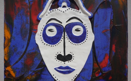 Volta ao Mundo através de máscaras típicas 