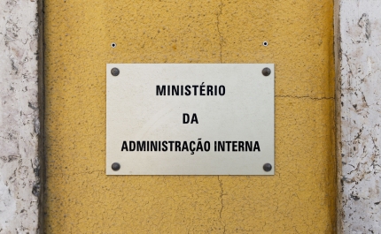Ucrânia: Portugal envia hoje camiões com bens, material médico e medicamentos