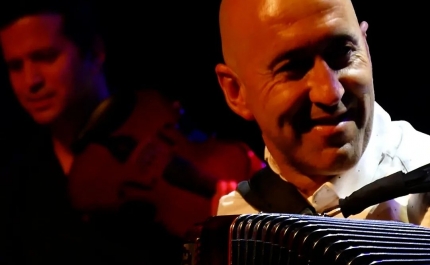 Acordeonista e compositor algarvio Nelson Conceição lança 10 videoclipes