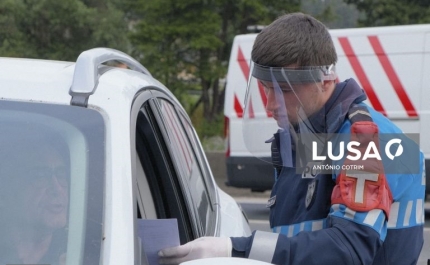 Covid-19: PSP e GNR fizeram 96 detenções por desobediência durante estado de emergência
