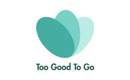 Too Good To Go oferece sumos frescos nas praias do Algarve feitos com excedente de frutos