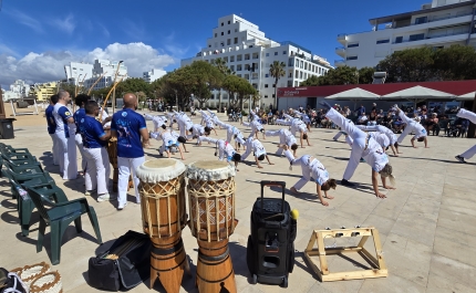 Alegria e Camaradagem no Ar: 10º Encontro de Capoeira celebrou a união e o bem-estar em Quarteira 