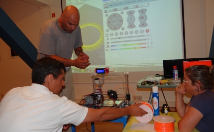 CCVIVA de Tavira recebe a primeira impressora 3D criada no CCMAR