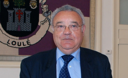 MUNICÍPIO DE LOULÉ LAMENTA MORTE DE JOÃO CRAVINHO