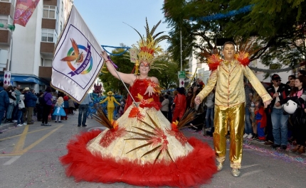 DOMINGO GORDO COM CASA CHEIA NO CARNAVAL DE LOULÉ