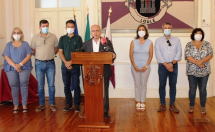 AUTARQUIA ENTREGA NO DIAP DE LOULÉ PROCESSO SOBRE ALEGADA DUALIDADE DE CRITÉRIOS NOS SERVIÇOS DE URBANISMO