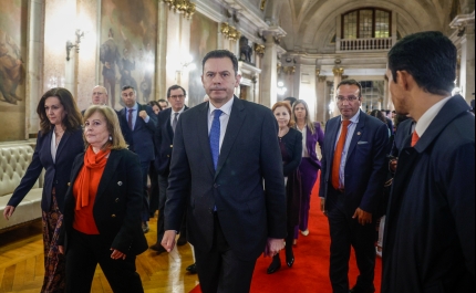 Parlamento chumba moção de confiança e provoca demissão do Governo