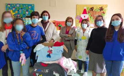 Centro Hospitalar Universitário do Algarve recebe doação  de pijamas do Colégio Bernardette Romeira