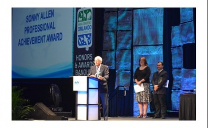 Presidente do Zoomarine recebe um prémio raro para uma carreira de excepção